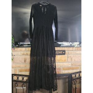 Women's Altr'd State, black, floral lace overlay, maxi dress size small